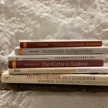 Kochbücher und andere Bücher